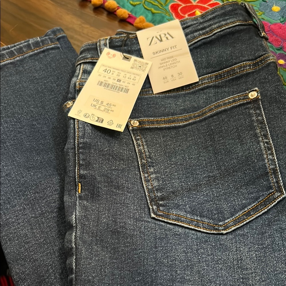 Zara Blue Skinny Jeans with Gold Contrast Stitching NWT